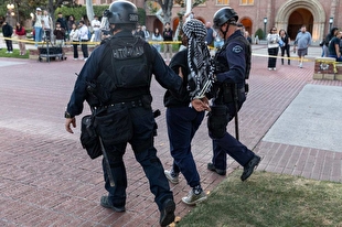 تضاد آشکار شده در پی اعتراضات دانشگاهی آمریکا؛ ادعای آزادی بیان و خشونت پلیس