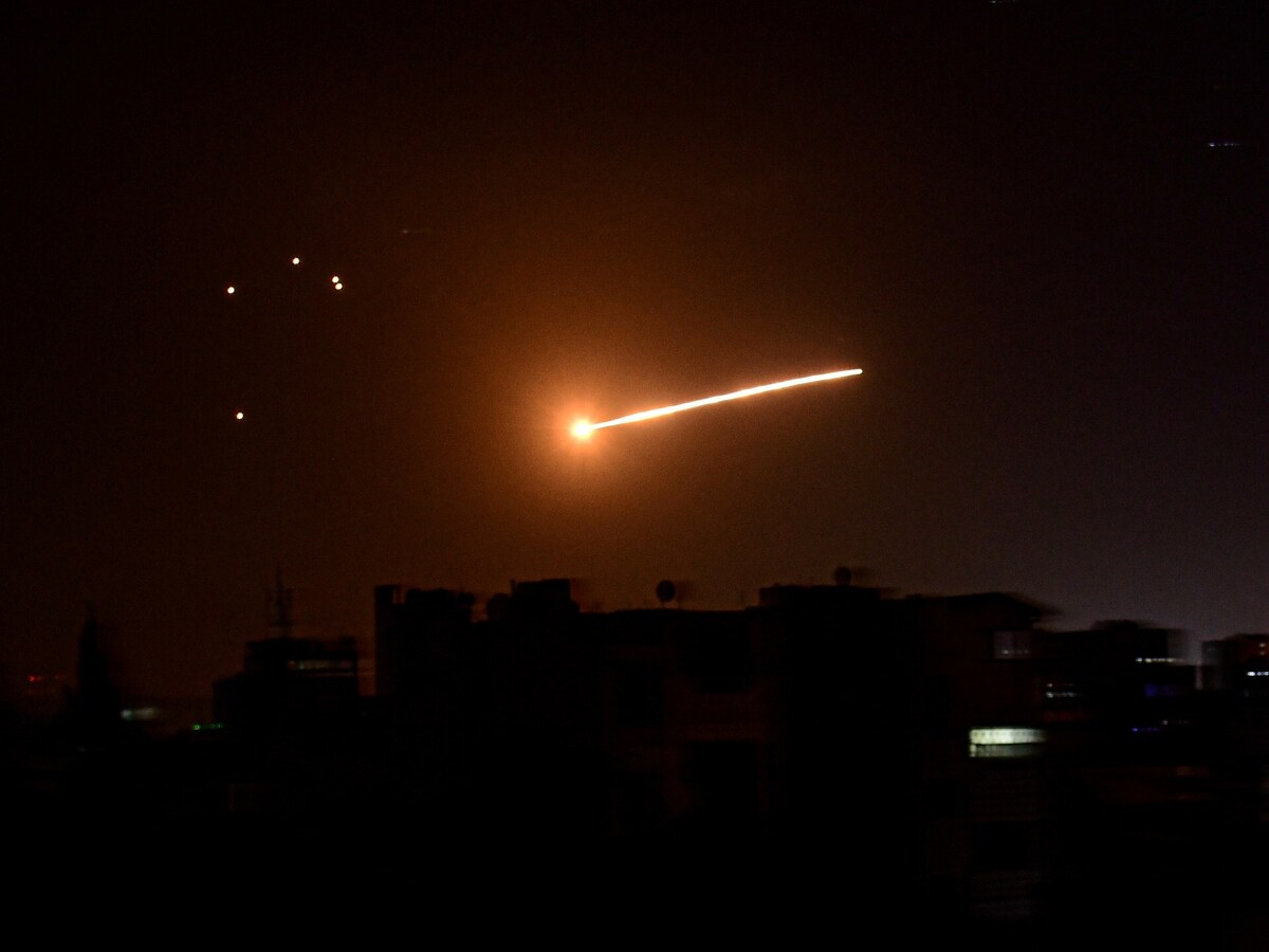 مقابله پدافند هوایی سوریه با تجاوز هوایی رژیم صهیونیستی به دمشق