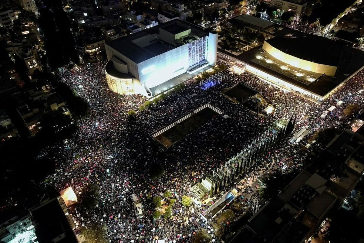ادامه اعتراضات علیه نتانیاهو/ تظاهرات ۱۰۰ هزار نفر در تل‌آویو