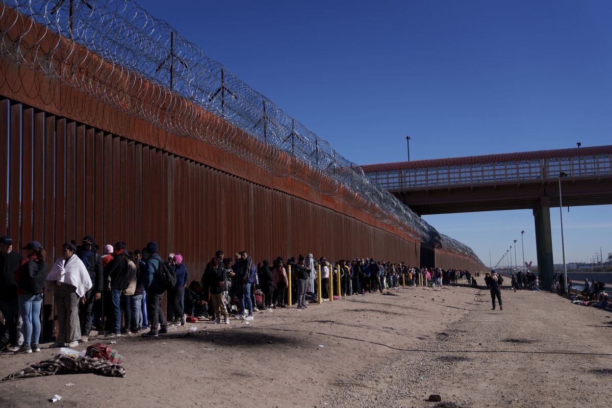 ساخت دیوار مرزی آمریکا؛ رویکرد متناقض بایدن در قبال پناهجویان