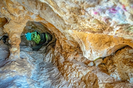 ایران زیبا - غار ده‌شیخ
