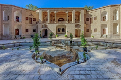 باغ موزه اکبریه بیرجند