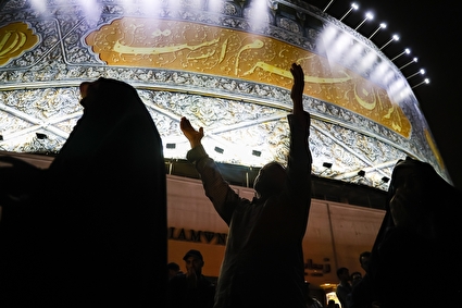دعا و توسل برای سلامتی رئیس جمهور و هیات همراه در میدان ولیعصر (عج)