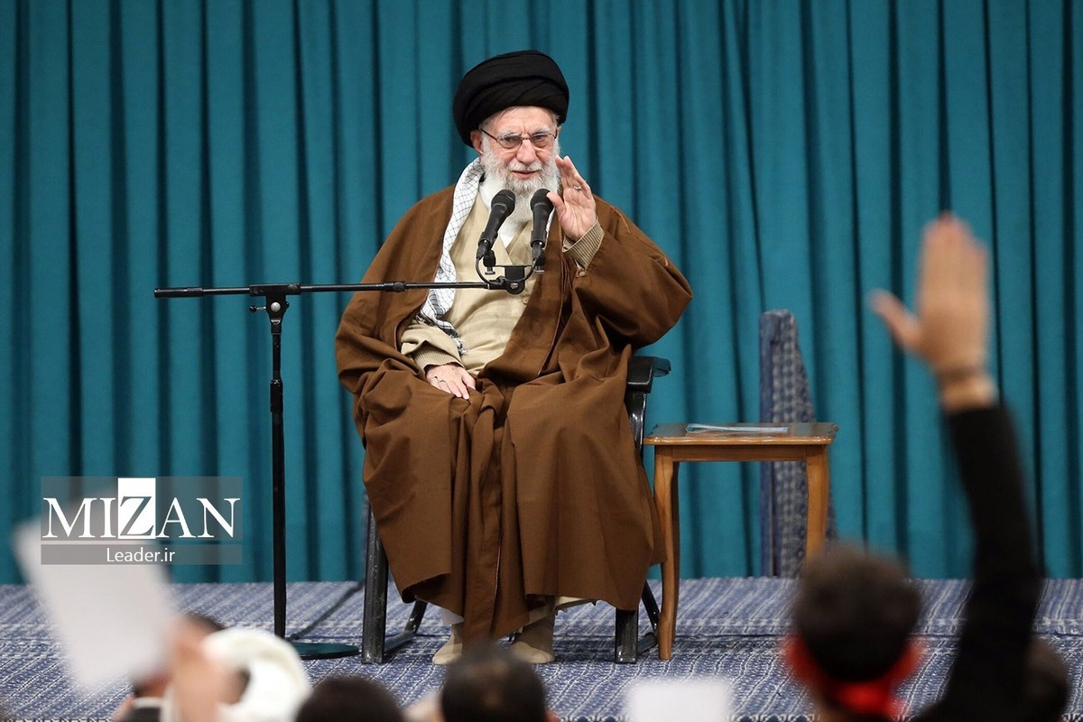 Leader of the Revolution: Syrian youth will trample US bases in Syria