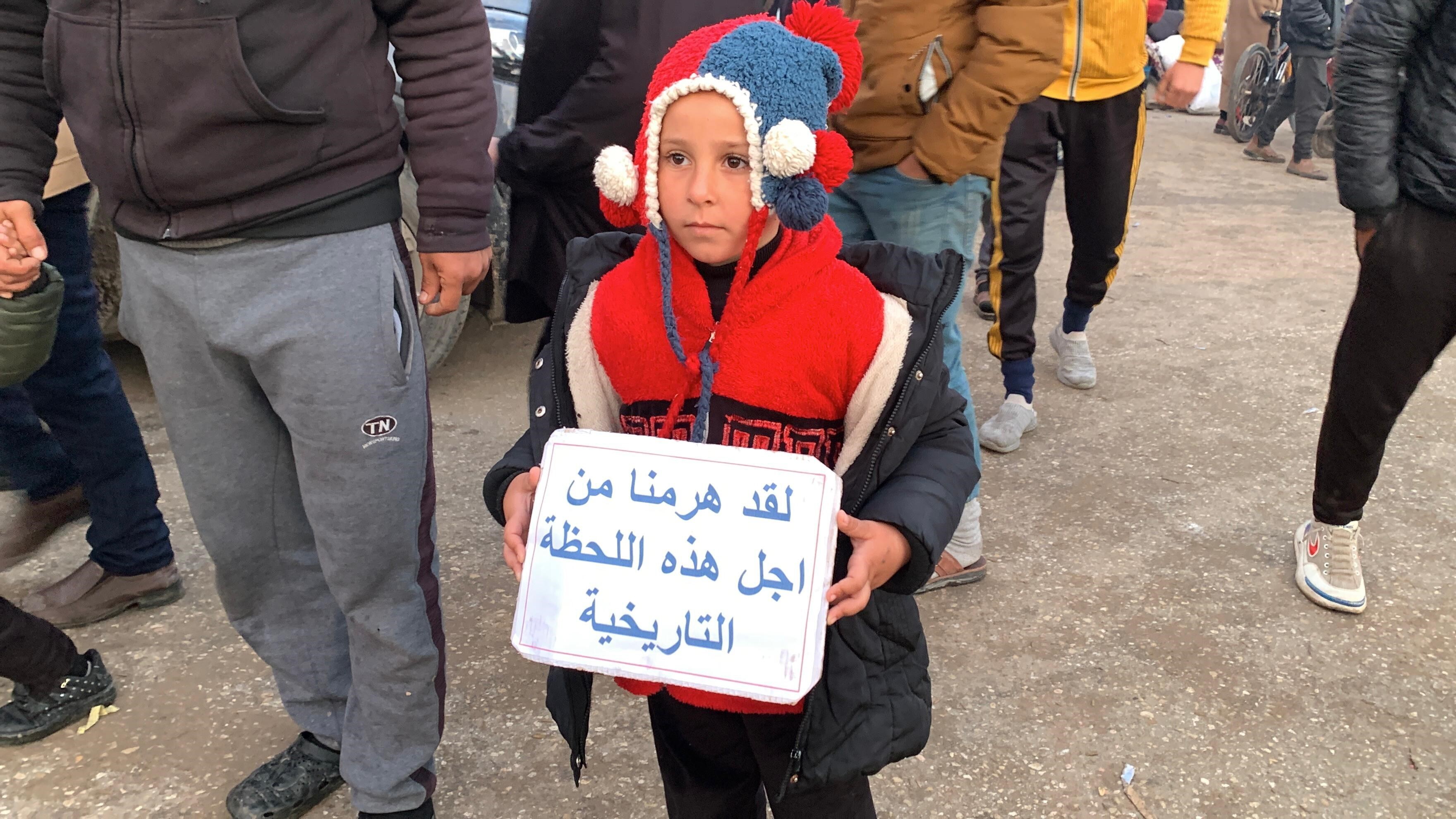 Palestinian refugees begin returning to northern Gaza Strip Palestinian refugees begin returning to northern Gaza Strip