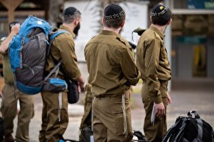 Israeli soldiers fear foreign travel ‎
