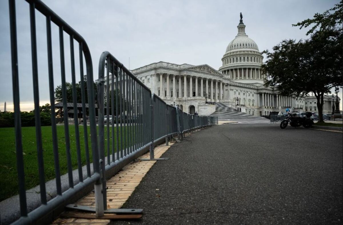 Economic toll of U.S. government shutdown reaches irreversible levels