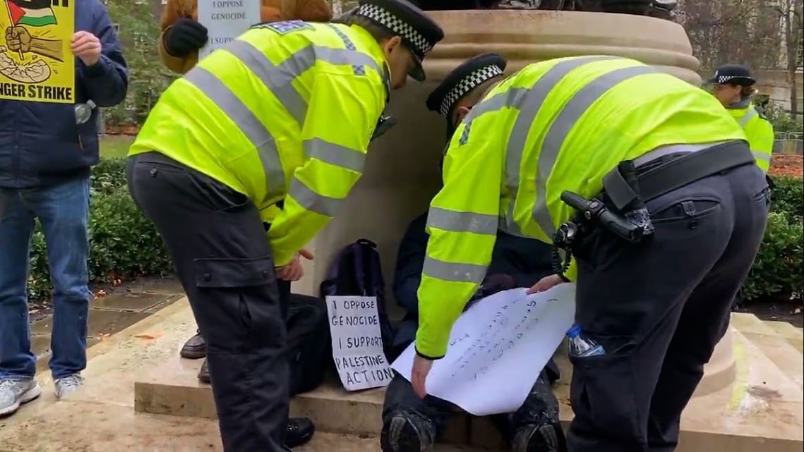 Ninety detained as London police enforce ban on pro-Palestine activities