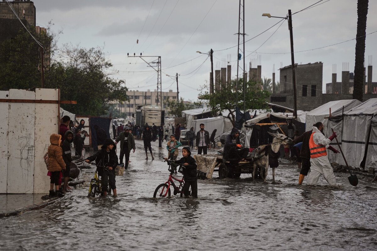 Cold, flooding, and blocked aid push war-torn Gaza into new crisis
