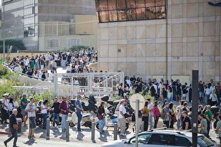 Israelis flee occupied territories, jam Portuguese embassy in Tel Aviv