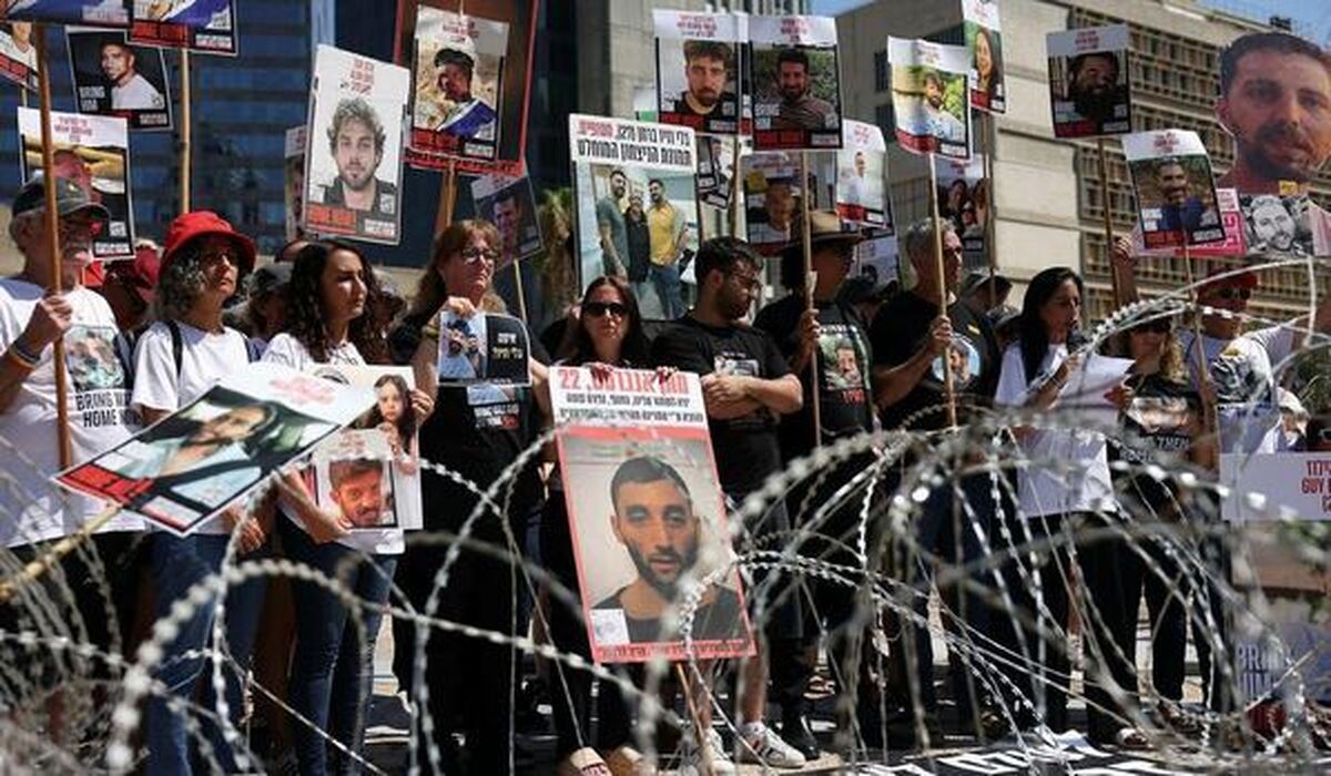 Protests erupt against Netanyahu pardon outside Herzog’s residence