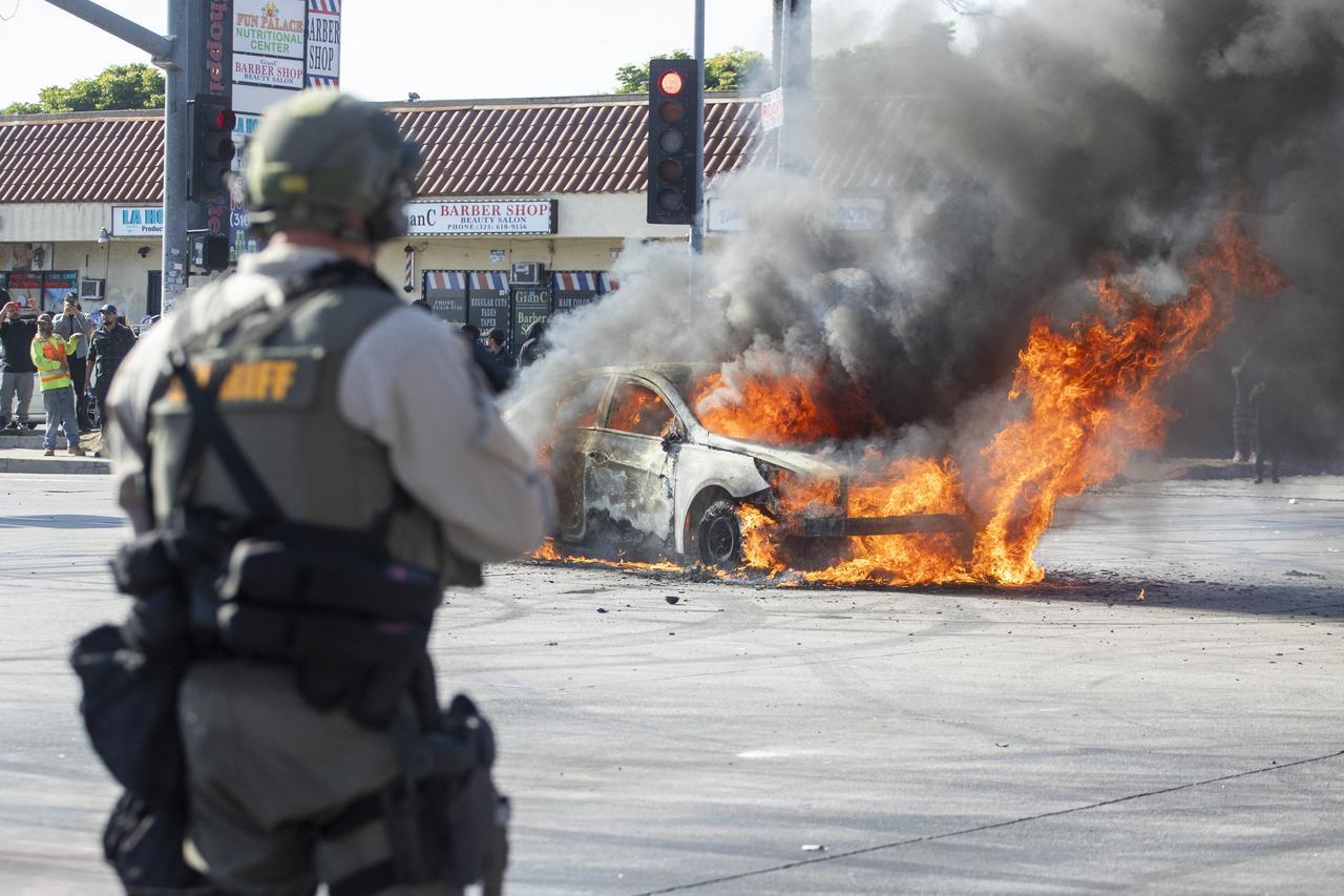 Tear gas and troops: Los Angeles gripped by immigration protest crisis