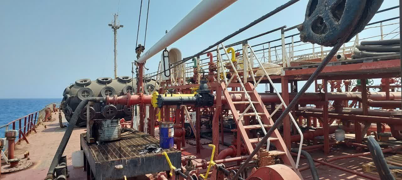 Foreign oil tanker seized in the Sea of Oman for smuggling 2 million liters of fuel Foreign oil tanker seized in the Sea of Oman for smuggling 2 million liters of fuel