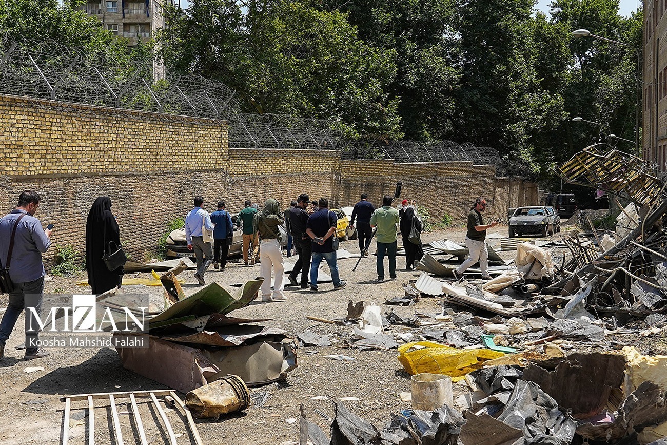 15 foreign independent journalists visit Evin Prison