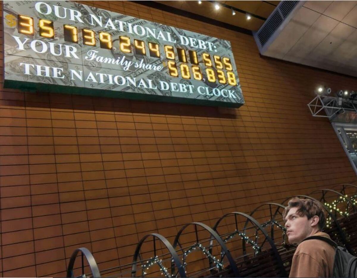 U.S. national debt surpasses $37 trillion