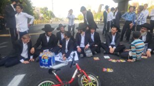 Haredi protests in Tel Aviv against mandatory military service