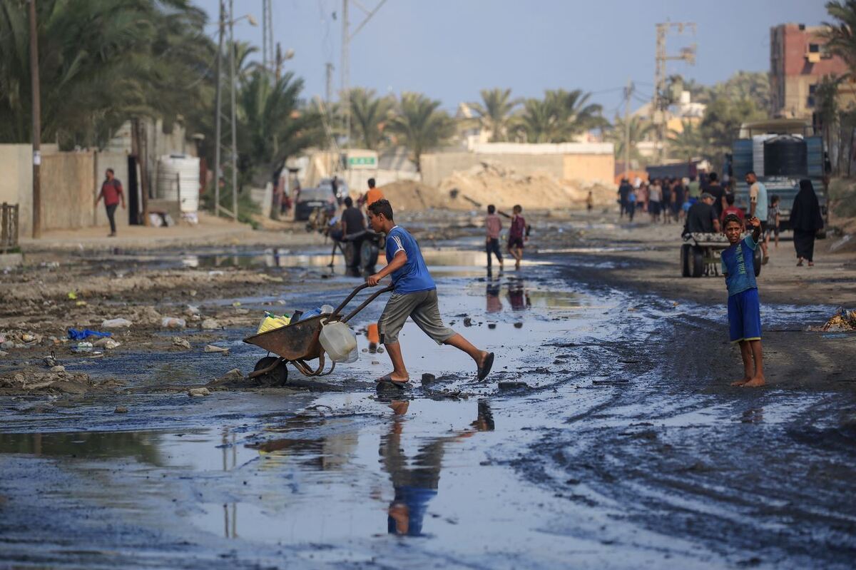 Disease, sewage, and thirst: Gaza’s war beyond the airstrikes