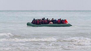 UK begins deporting migrants to France