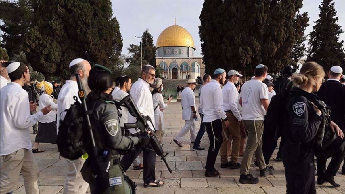 Over 400 settlers storm Al-Aqsa Mosque
