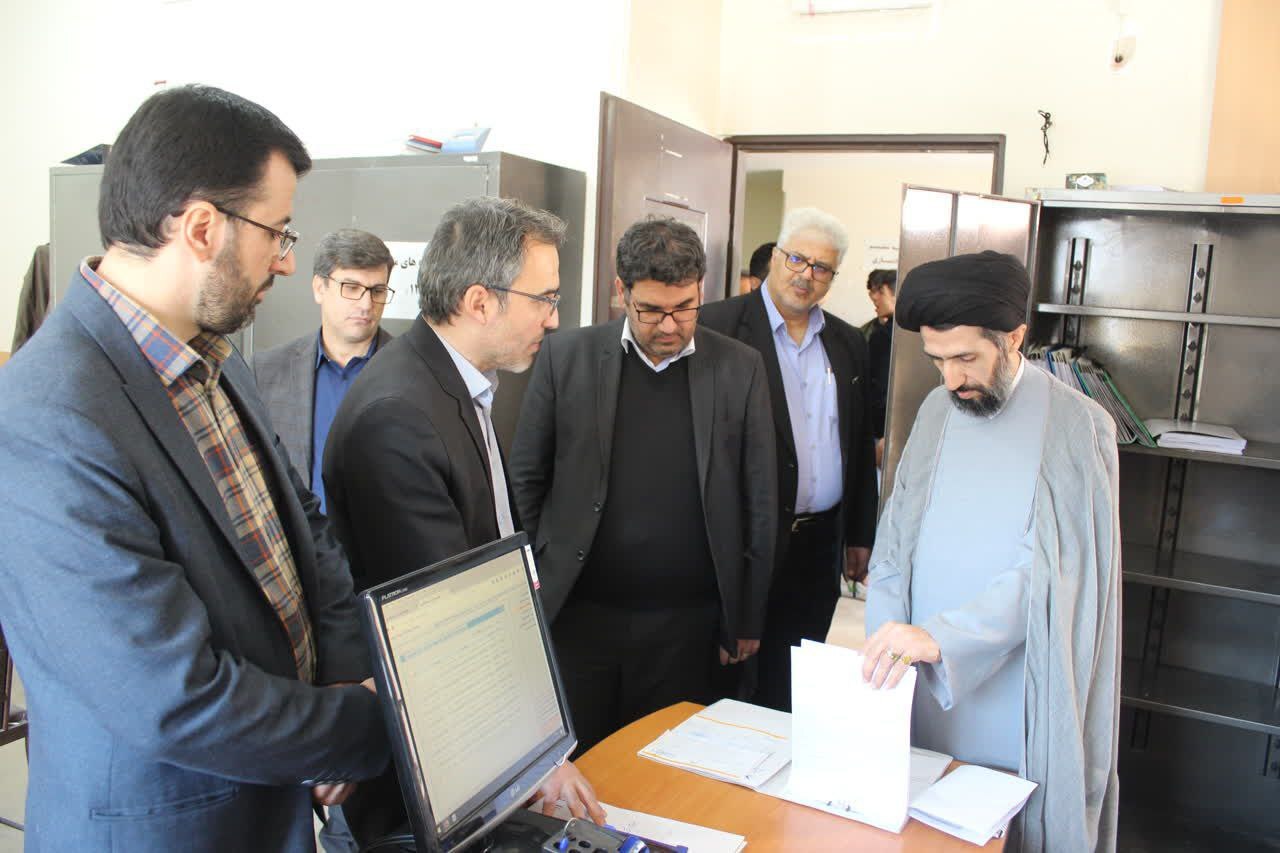 رئیس کل دادگستری استان کردستان: وضعیت پروندههای بلاتکلیف با جدیت مشخص شود/ ۶ نفر از زندانیان از طریق استفاده از تسهیلات ارفاقی آزاد شدند رئیس کل دادگستری استان کردستان: وضعیت پروندههای بلاتکلیف با جدیت مشخص شود/ ۶ نفر از زندانیان از طریق استفاده از تسهیلات ارفاقی آزاد شدند