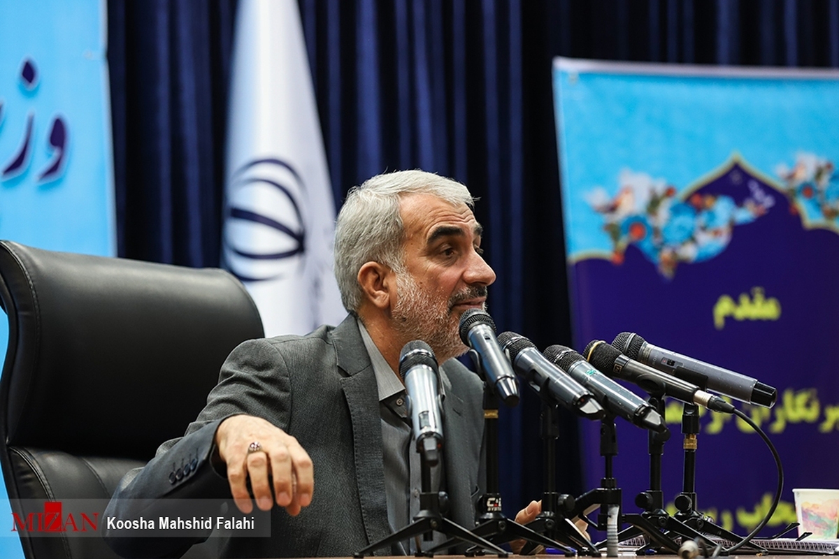 وزیر آموزش و پرورش: برای خدمت به معلمان با کسی تعارف نداریم