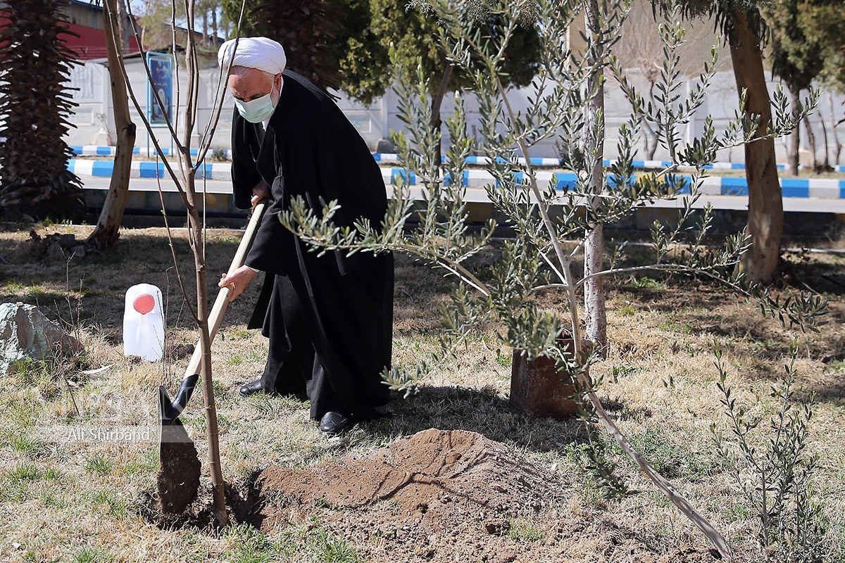 رئیس قوه قضاییه: کسانیکه دانش‌آموزان را مسموم می‌کنند مفسد فی‌الارض هستند/ افراد التهاب‌آفرین و دروغ‌پراکن در قضیه مسمومیت‌ها احضار شوند/ بیش از ۸۰ هزار نفر شامل عفو اخیر شده‌اند