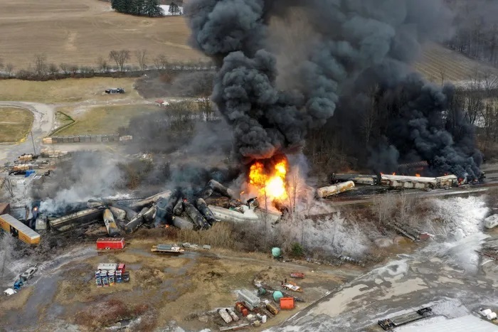 عید///// حادثه خروج قطار از ریل در اوهایو تا چه میزان مشابه حادثه چرنوبیل است؟