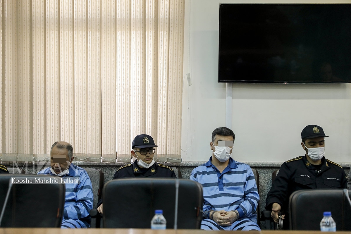 گزارشی از یک جلسه پراضطراب و پر از تشویش/ بهت محکومان به قصاص از گرفتن حکم آزادی/ راویت محکومان از لحظاتی که یک عمر پشینای به بار آورد/ یکی از اولیای دم: اگر کمک قوه قضاییه نبود راضی به گذشت نمیشدم گزارشی از یک جلسه پراضطراب و پر از تشویش/ بهت محکومان به قصاص از گرفتن حکم آزادی/ راویت محکومان از لحظاتی که یک عمر پشینای به بار آورد/ یکی از اولیای دم: اگر کمک قوه قضاییه نبود راضی به گذشت نمیشدم