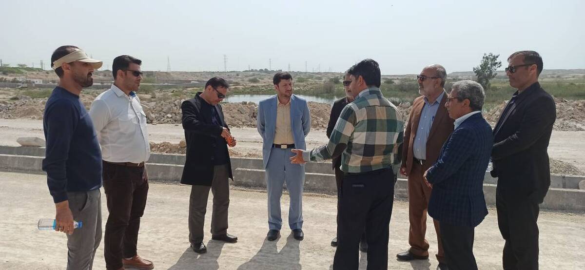 رئیس کل دادگستری استان بوشهر از پروژه در حال ساخت گذر منطقه سرتل به بلوار شهدای نیروگاه هسته‌ای بوشهر بازدید کرد