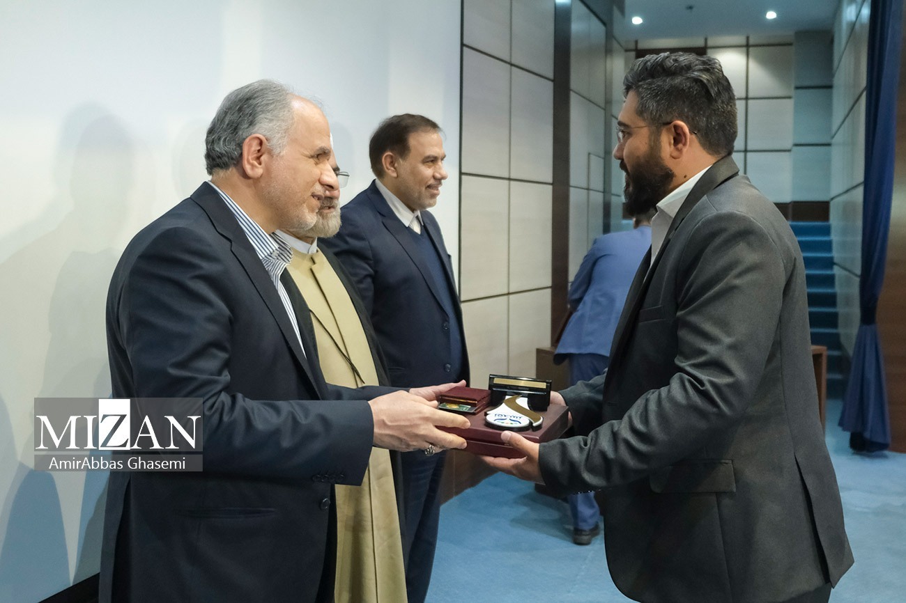 گام مهم و بدیع عدلیه در اجرای سند تحول قضایی/ وعده دستگاه قضایی برای تقدیر از منتقدان خود عملی شد/ برگزیدگان جشنواره نقد برتر قوه قضاییه معرفی شدند/ ارسال بیش از ۸۰۰ اثر به دبیرخانه جشنواره گام مهم و بدیع عدلیه در اجرای سند تحول قضایی/ وعده دستگاه قضایی برای تقدیر از منتقدان خود عملی شد/ برگزیدگان جشنواره نقد برتر قوه قضاییه معرفی شدند/ ارسال بیش از ۸۰۰ اثر به دبیرخانه جشنواره