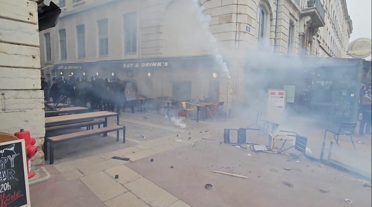 تشدید اختلال در پی تمدید اعتصاب سراسری در فرانسه