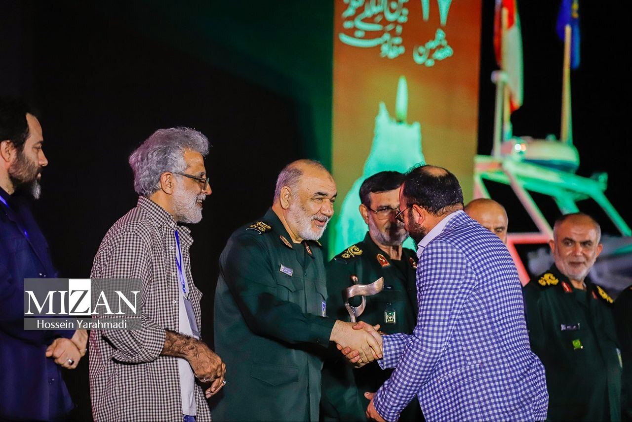 هنر اجازه استتار به دروغ را نمیدهد/ گاهی ساخت یک فیلم از یک عملیات نظامی سختتر است/ فلسفه هنر ترویج حقیقت است/ هنر غرب زینت بخشی به شهوات است/ مجاهدان هنر در جشنواره مقاومت هنر اجازه استتار به دروغ را نمیدهد/ گاهی ساخت یک فیلم از یک عملیات نظامی سختتر است/ فلسفه هنر ترویج حقیقت است/ هنر غرب زینت بخشی به شهوات است/ مجاهدان هنر در جشنواره مقاومت