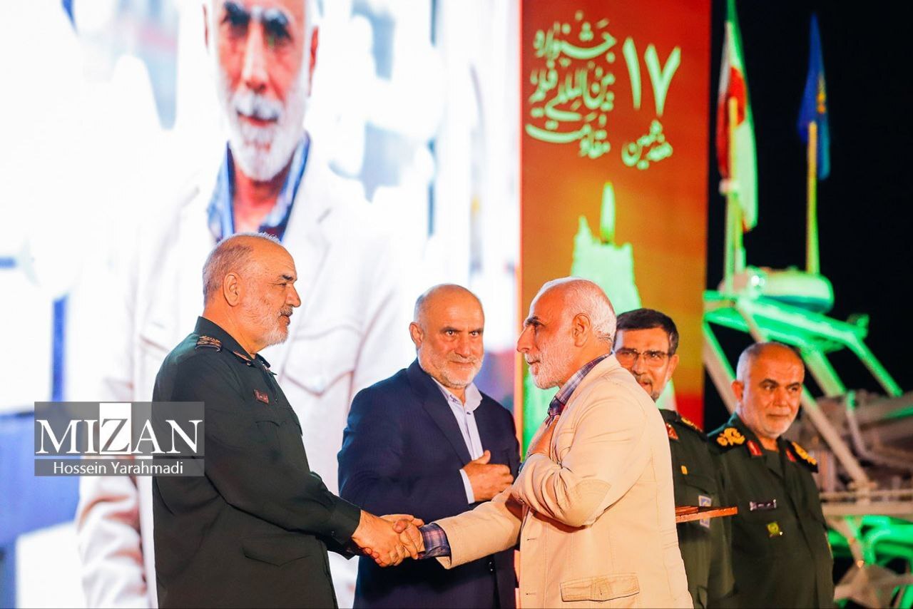 هنر اجازه استتار به دروغ را نمیدهد/ گاهی ساخت یک فیلم از یک عملیات نظامی سختتر است/ فلسفه هنر ترویج حقیقت است/ هنر غرب زینت بخشی به شهوات است/ مجاهدان هنر در جشنواره مقاومت هنر اجازه استتار به دروغ را نمیدهد/ گاهی ساخت یک فیلم از یک عملیات نظامی سختتر است/ فلسفه هنر ترویج حقیقت است/ هنر غرب زینت بخشی به شهوات است/ مجاهدان هنر در جشنواره مقاومت