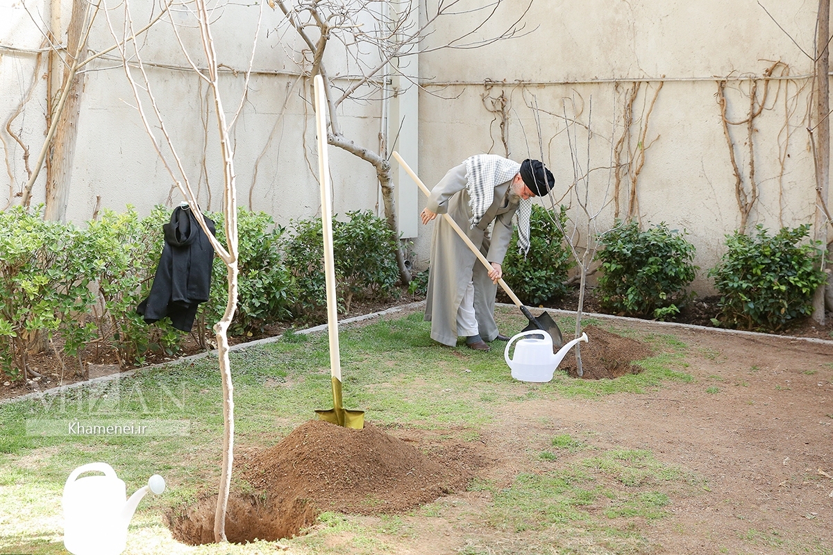 هیچ کس نبایستی قانون حفظ محیط زیست را نقض کند ------------------- عیدانه هیچ کس نبایستی قانون حفظ محیط زیست را نقض کند ------------------- عیدانه