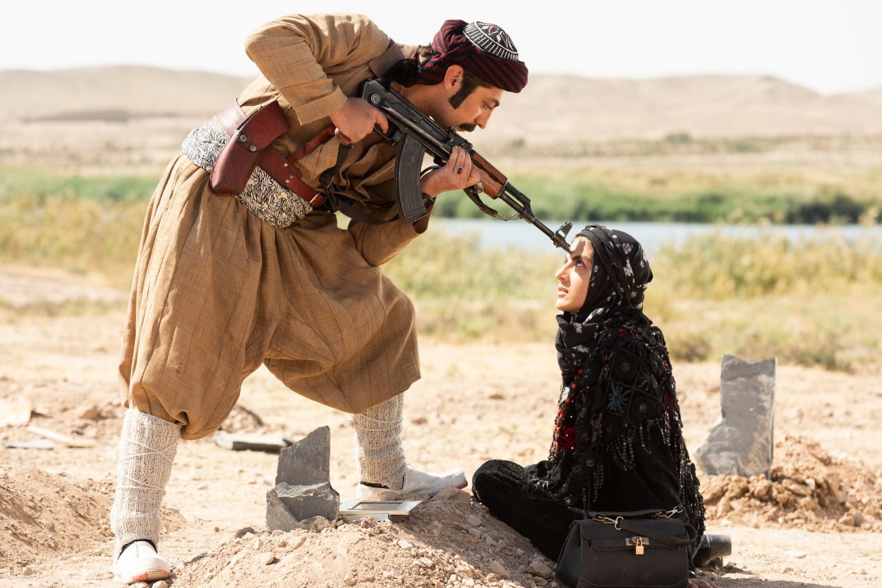 پوستری متفاوت از بابک حمیدیان در «غریب» پوستری متفاوت از بابک حمیدیان در «غریب»