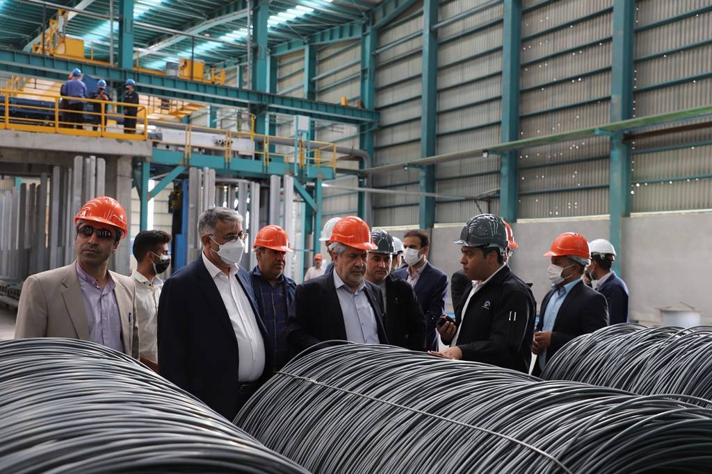 عید //// رفع مشکلات ۲۰۵ و احیای ۱۰ واحد تولیدی با همت دادگستری یزد/ جذب و ایجاد اشتغال برای بیش از ۴ هزار نفر /// منادی ۲۵