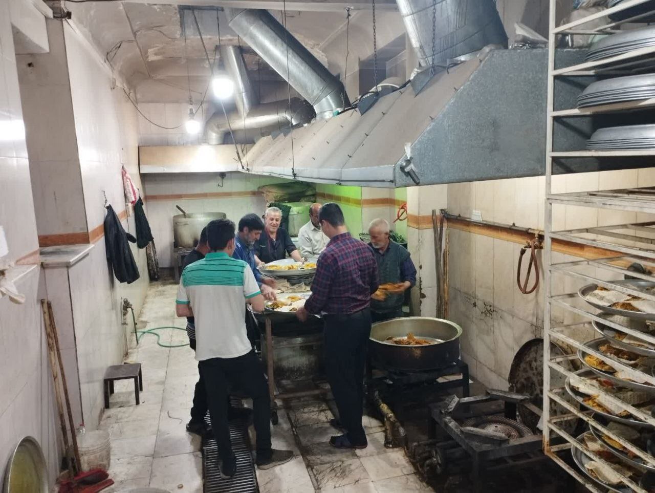 حسینیه بی‌پناهان؛ ۴۰ سال اطعام بی‌وقفه شبانه از سوی کربلایی‌های قم