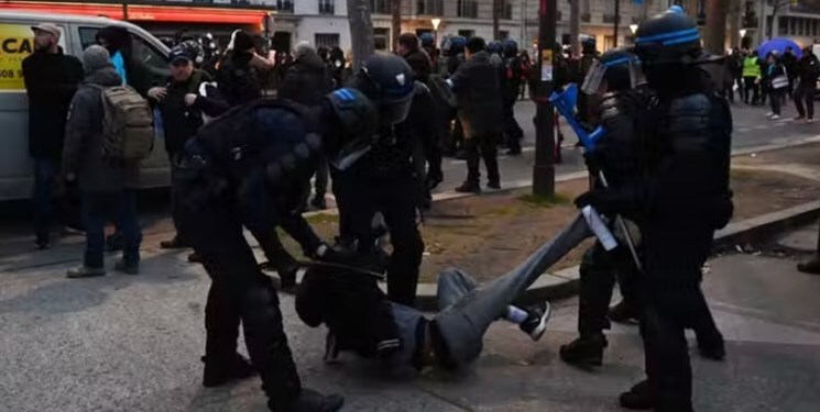 بازداشت بیش از ۱۲۰ نفر در اعتراضات ضد دولتی در فرانسه