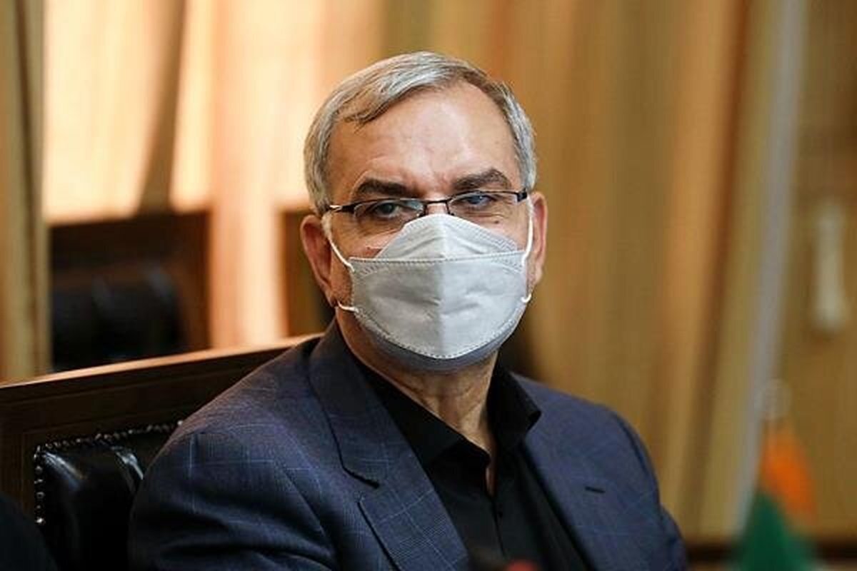 وزیر بهداشت در بازدید سرزده از یک داروخانه، دستور پلمب آن را صادر کرد