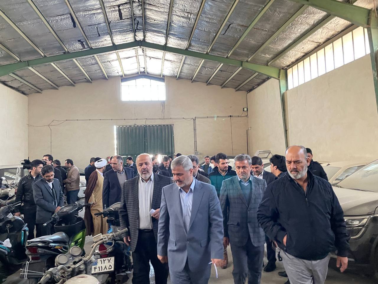 بازدید سرزده رئیس کل دادگستری استان تهران از انبار و پارکینگ شورای هماهنگی مبارزه با مواد مخدر در غرب استان/ دستور رئیس دادگستری استان تهران برای بررسی پرونده تک تک خودروهای توقیفی/ تشکیل پرونده و تعیین تکلیف وسایل نقلیهای که مربوط به اموال قاچاقچیان است بازدید سرزده رئیس کل دادگستری استان تهران از انبار و پارکینگ شورای هماهنگی مبارزه با مواد مخدر در غرب استان/ دستور رئیس دادگستری استان تهران برای بررسی پرونده تک تک خودروهای توقیفی/ تشکیل پرونده و تعیین تکلیف وسایل نقلیهای که مربوط به اموال قاچاقچیان است