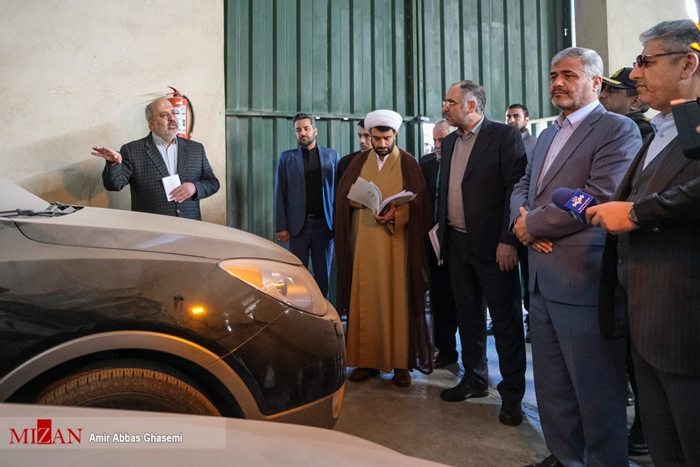 بازدید سرزده رئیس کل دادگستری استان تهران از انبار و پارکینگ شورای هماهنگی مبارزه با مواد مخدر در غرب استان/ دستور رئیس دادگستری استان تهران برای بررسی پرونده تک تک خودروهای توقیفی/ تشکیل پرونده و تعیین تکلیف وسایل نقلیهای که مربوط به اموال قاچاقچیان است بازدید سرزده رئیس کل دادگستری استان تهران از انبار و پارکینگ شورای هماهنگی مبارزه با مواد مخدر در غرب استان/ دستور رئیس دادگستری استان تهران برای بررسی پرونده تک تک خودروهای توقیفی/ تشکیل پرونده و تعیین تکلیف وسایل نقلیهای که مربوط به اموال قاچاقچیان است