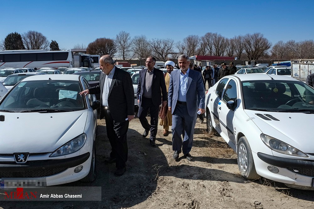بازدید سرزده رئیس کل دادگستری استان تهران از انبار و پارکینگ شورای هماهنگی مبارزه با مواد مخدر در غرب استان/ دستور رئیس دادگستری استان تهران برای بررسی پرونده تک تک خودروهای توقیفی/ تشکیل پرونده و تعیین تکلیف وسایل نقلیهای که مربوط به اموال قاچاقچیان است بازدید سرزده رئیس کل دادگستری استان تهران از انبار و پارکینگ شورای هماهنگی مبارزه با مواد مخدر در غرب استان/ دستور رئیس دادگستری استان تهران برای بررسی پرونده تک تک خودروهای توقیفی/ تشکیل پرونده و تعیین تکلیف وسایل نقلیهای که مربوط به اموال قاچاقچیان است