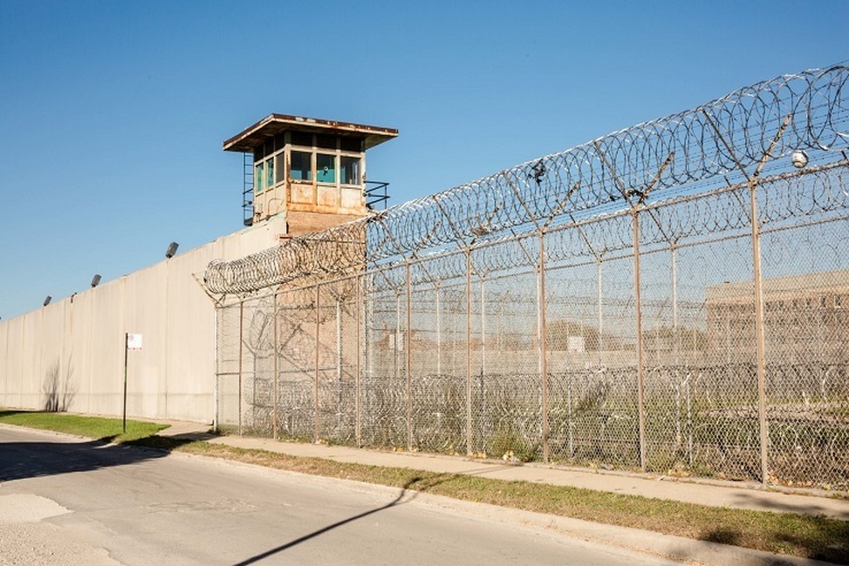 افزایش ۵۰ درصدی تلفات زندان‌های آمریکا در بحبوحه همه‌گیری کووید-۱۹