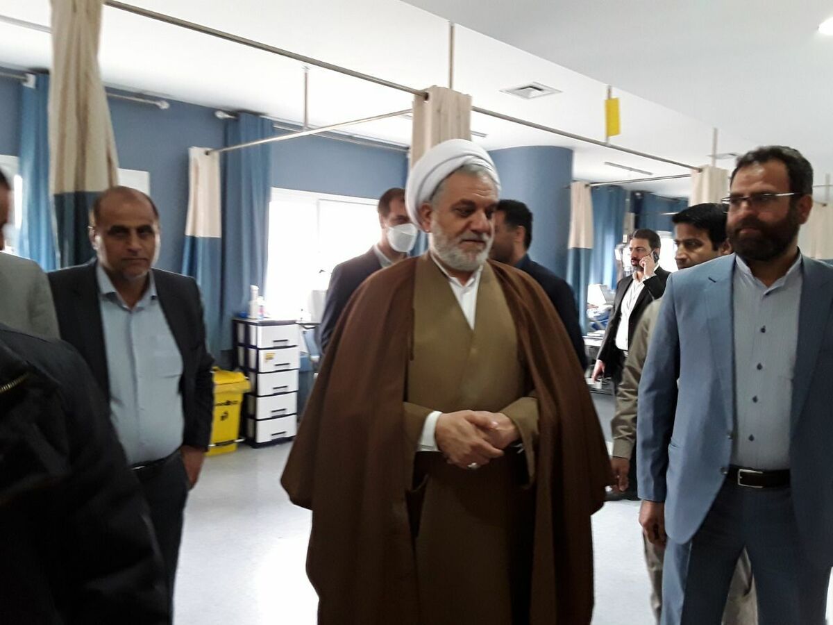 عیادت رئیس کل دادگستری استان کرمان از مصدومان سانحه بالگرد