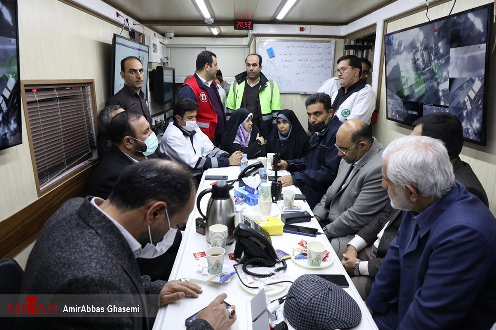 حضور دادستان تهران در محل حادثه آتشسوزی ساختمان ۱۵۳ خیابان بهار حضور دادستان تهران در محل حادثه آتشسوزی ساختمان ۱۵۳ خیابان بهار