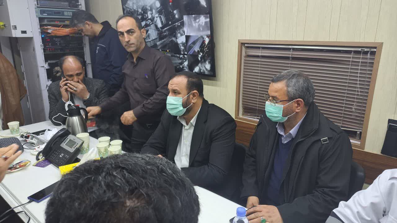 دادستان تهران در محل آتش سوزی خیابان طالقانی حاضر شد/ صالحی: در صورت اثبات تخلف در رفع نواقص و فک پلمب ساختمان مقصران تحت پیگرد قضایی قرار میگیرند دادستان تهران در محل آتش سوزی خیابان طالقانی حاضر شد/ صالحی: در صورت اثبات تخلف در رفع نواقص و فک پلمب ساختمان مقصران تحت پیگرد قضایی قرار میگیرند