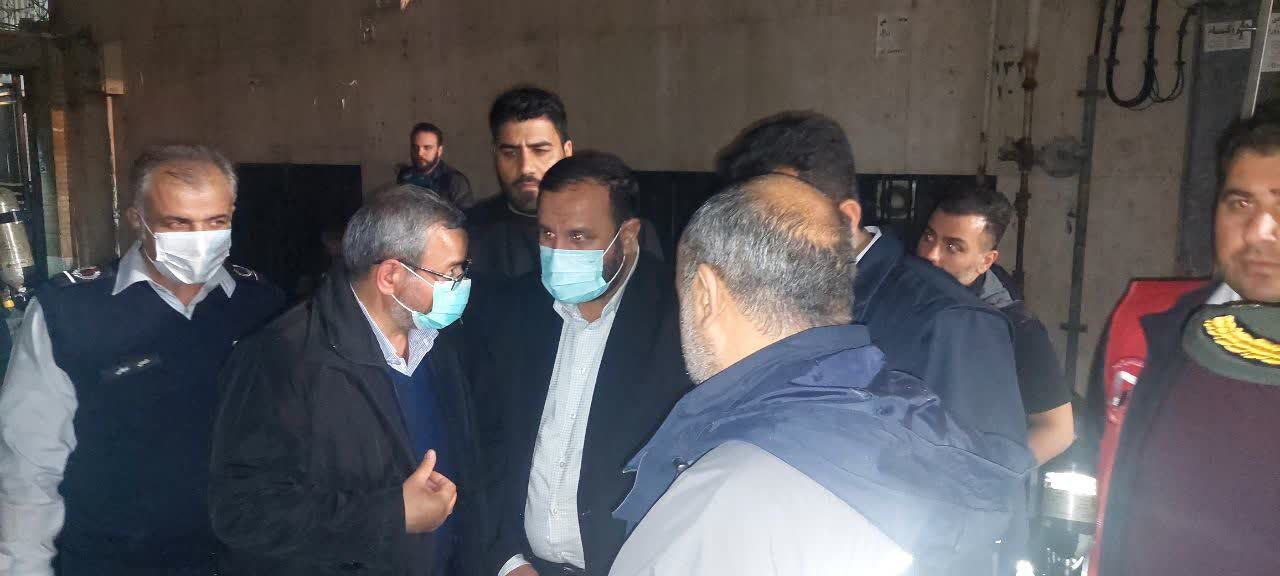 دادستان تهران در محل آتش سوزی خیابان طالقانی حاضر شد/ صالحی: در صورت اثبات تخلف در رفع نواقص و فک پلمب ساختمان مقصران تحت پیگرد قضایی قرار میگیرند دادستان تهران در محل آتش سوزی خیابان طالقانی حاضر شد/ صالحی: در صورت اثبات تخلف در رفع نواقص و فک پلمب ساختمان مقصران تحت پیگرد قضایی قرار میگیرند