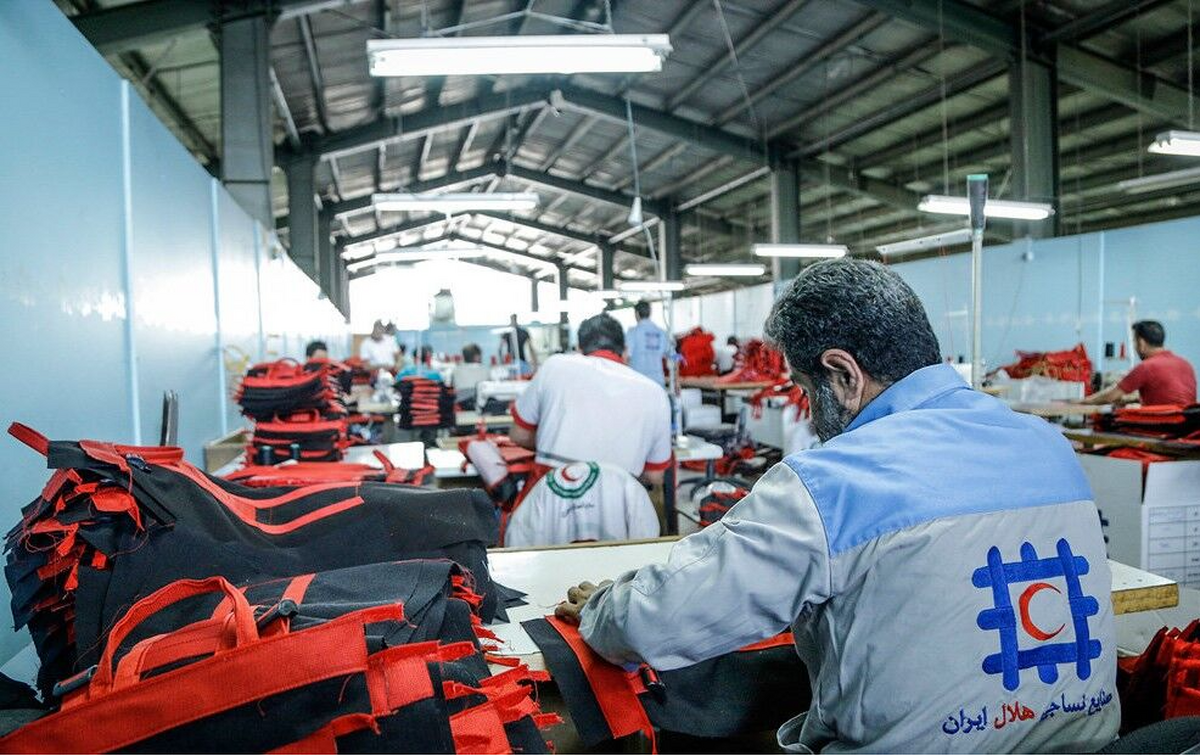 بیش از ۸ هزار چادر امدادی و ۴۴ هزار پتو در هلال‌احمر تولید شد