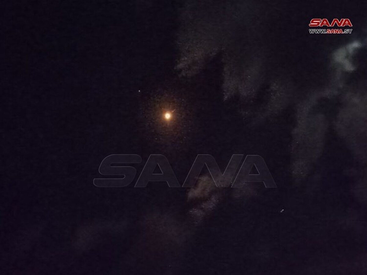 مقابله پدافند هوایی سوریه با حمله موشکی رژیم صهیونیستی به جنوب دمشق