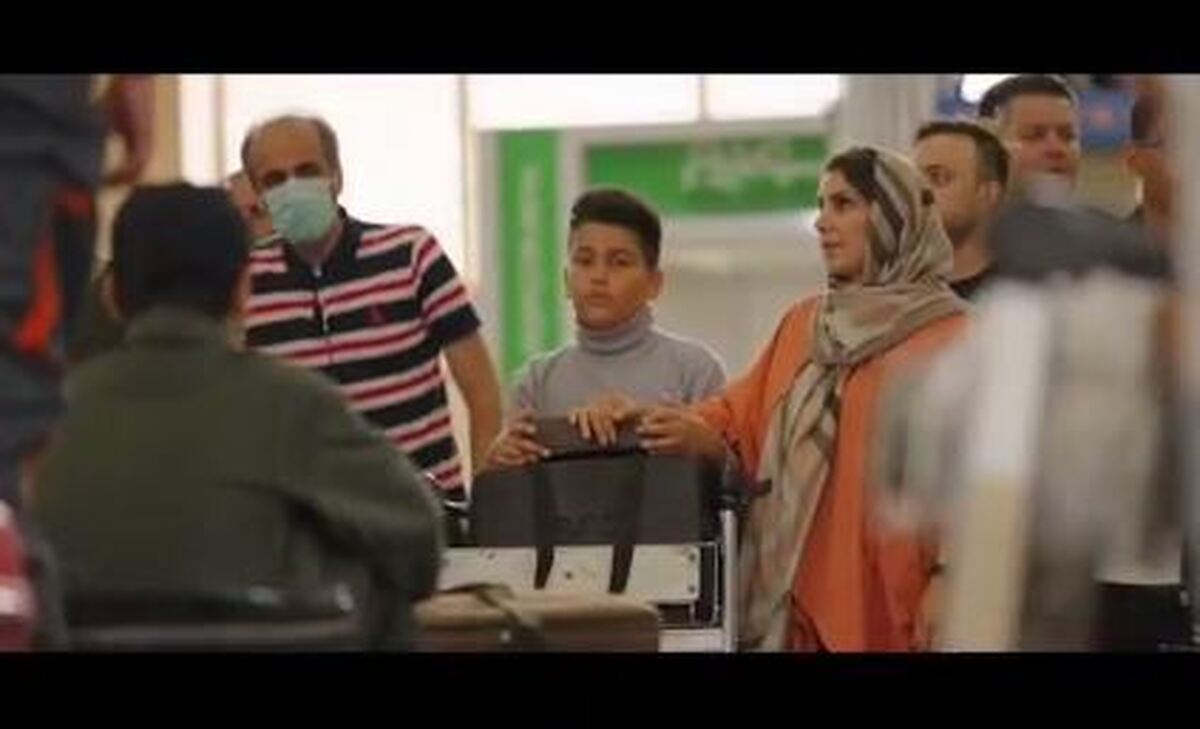 غافلگیری مسافران نوروزی فرودگاه با آواز پسران ایران